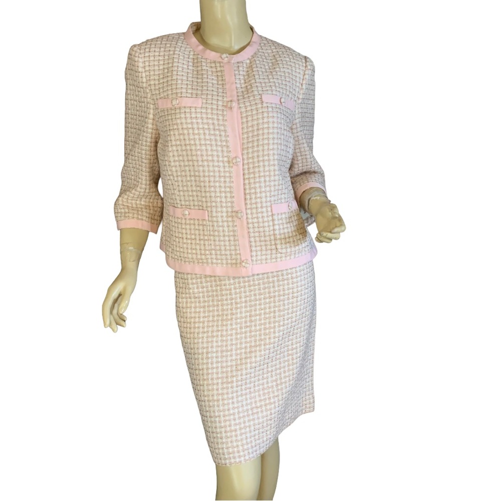 SANDRA PINK & BEIGE TWEED SKIRT SUIT WITH GROSGRAIN RIBBON TRIM (12P) - Picture 2 of 15